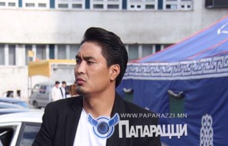 Жүжигчин Дөлгөөний шинэ уран бүтээл