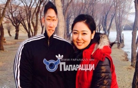Мисс Бадамцэцэгийг яг одоо бэр гуйж байна