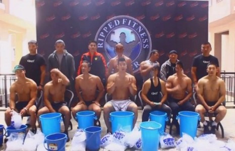 “Ripped” фитнессийнхэн усан давалгааг эхлүүлж, бусдыгаа хүмүүнлэгийн үйлсэд уриаллаа