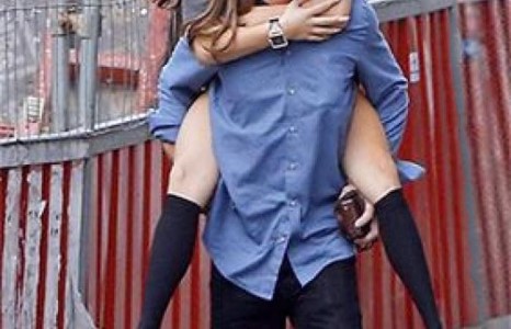 Лэди Гага сансарт хуримлана