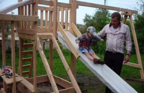 Өөрийн гараар хийсэн тоглоомын талбай