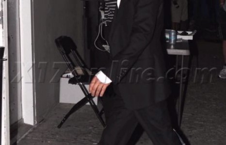 ООЁ, БРЭД ПИТТИЙН БӨГЖ ГЯЛАЛЗААСТАЙ