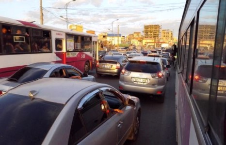 С.Бямбацогт автобусаар зорчдог болжээ