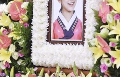 ”Ladie’s Code” хамтлагийн бас нэг гишүүн нас баржээ