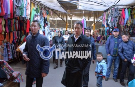 Бараан захаар зочилсон аварга