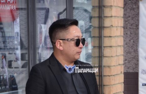  Жүжигчин Ө. Мөнх-Эрдэнэ МУСТА цолноосоо татгалзлаа