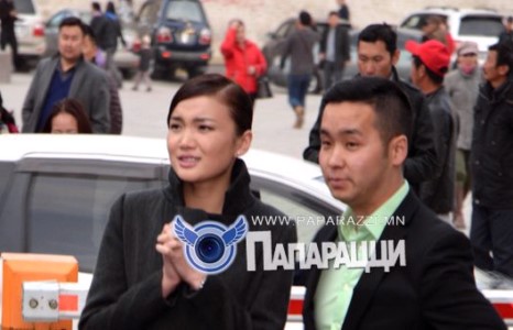 Урмыг нь хугалахаар ууцыг нь хугал...