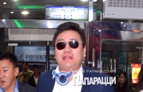 Эхнэрээсээ салсанаа олон нийтэд зарласан Алтантүрүү