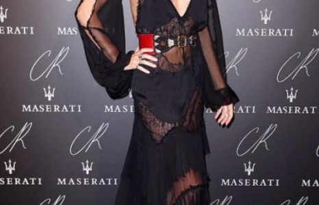 Миранда Керр Парисын загварын долоо хоногийн чимж байна