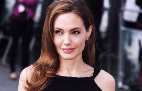 Жоли ухаан алдсан ч Брэд тоосонгүй