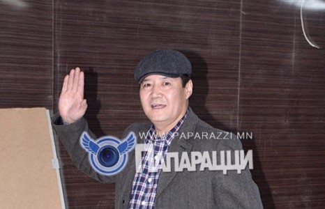 Сайхан хүүхэнд ”нугасгүй” ч эхнэртээ үнэнч Г.Золбоот