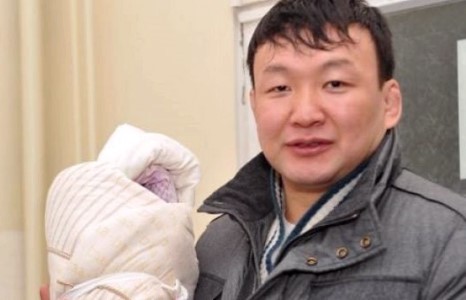 Түвшээ аварга 4 дэхь хүүхдээ хүлээж байна