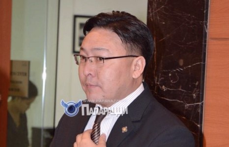 Ж.Батзандан “том,том” дугардаг