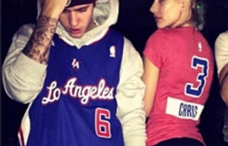 Хүүхэмсэг Жастин Бебер шинэ найз охинтой болжээ