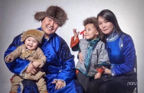 Г.Алтаншагай эхнэрийнхээ хөдөлмөрч занд хайртай
