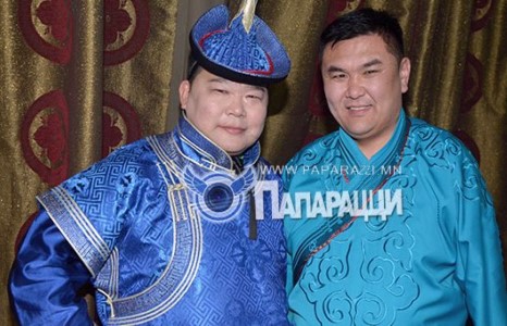 Дуучин Мөнхбат осолд орсоноосоо хойш...