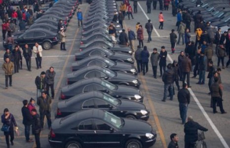 Хятадад дарга нарын тансаг унааг дуудлага худалдаагаар зарж 10 сая доллар олжээ