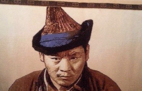 Жүжигчин Ялалтын зүрхийг зогсоох шахсан хайртынх нь бэлэг