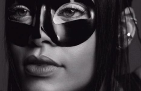 Рианнад топ моделиуд ч атаархах болжээ