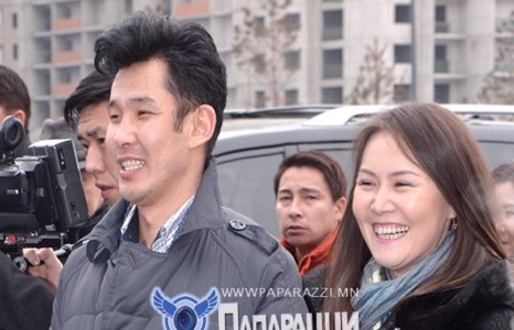 Найрсаг гэр бүл