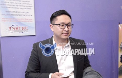 Дуучин Ч.Цэлмүүний нөхөр манай дуранд