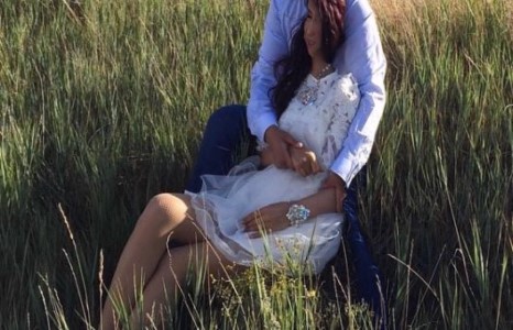 Дуучин Ану дахин хөл хүнд  болсон уу?