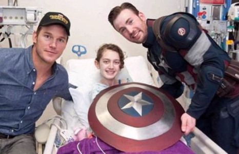 Ахмад Америк хүүхдийн эмнэлэгт зочилжээ