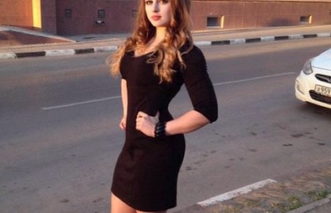 Барби царайтай ч Халк шиг биетэй охин