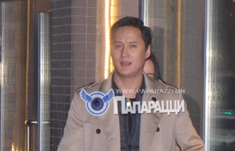 ”GUYS 666” хамтлагийн гишүүн Лхагва эхнэрээсээ өөр бүсгүйтэй болзов уу?