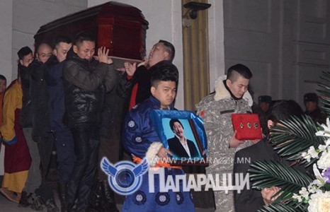 Жүжигчин Ц.Батхуягийг алсын замд нь үдлээ