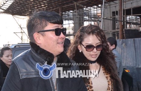 Жүжигчин Амгаагийн эхнэр ил гарав