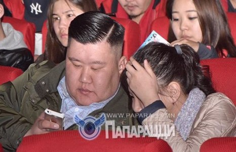 Ганбаа сайн аавын дүр эсгэв үү?