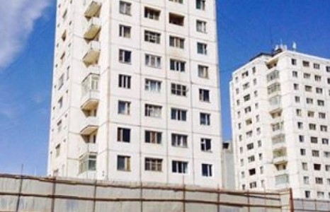 16 дугаар байрны оршин суугчдыг яаралтай нүүлгэж, цагдаагийн хамгаалалтанд авлаа
