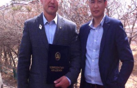 Дархан аварга академи төгслөө
