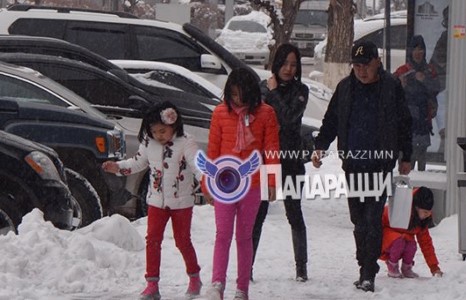 Алаг нүдэн Аглуугийн гэр бүл