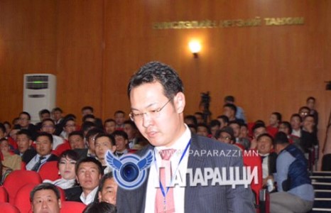 Ерөнхийлөгч аавын ерөнхийлөгч хүү