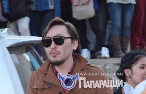 “A SOUND” хамтлагийн Тэмүүлэн эрчүүдийн нүцгэн буухиаг эхлүүлсэн