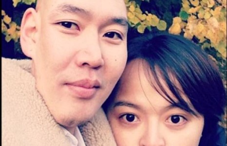 Дуучин BX, урлагийнханаа дэмжив