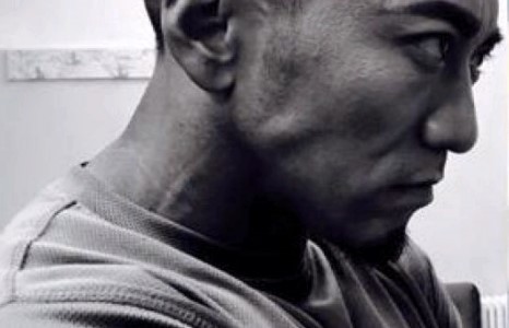 Жүжигчин С.Баясгалан мэргэжлээ сольж мистер болсон гэнэ