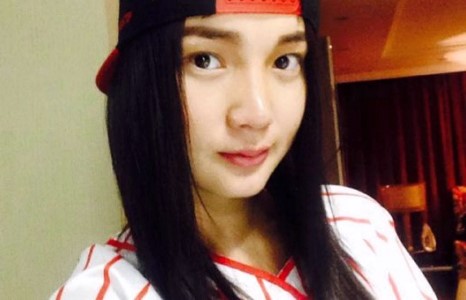 Рок төрхтэй болсон жүжигчин Золоо танхай реппер залуутай хамт олны харцыг булаажээ