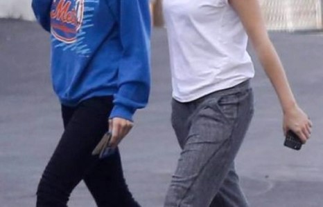 Кристен Стюарт ижил хүйстнээ сонирхогч