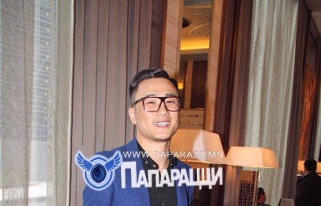 Мөнхөрсөн жүжигчин Сүлд