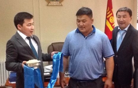 Улсын харцага Н.Батзаяаг нэг өрөө байраар мялаалаа