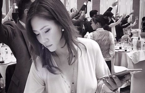 Жүжигчин Ундралын задгай стиль