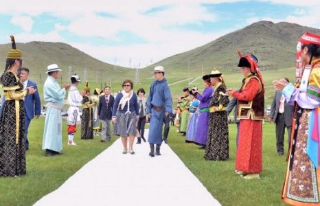 Анхны ардчилсан сонгуулийн 25 жилийн ойд зориулсан бэсрэг наадам боллоо