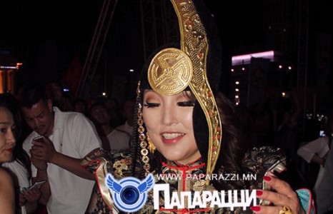 Төр түмнээ хүндлэе Сараа эгчээ...