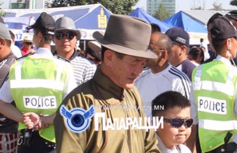 Гишүүн Ц.Нямдорж сайхан наадаж байна