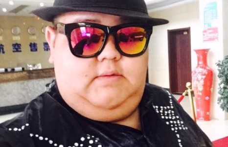 Дуучин Бондгорыг Хятадын ард түмэн шүтэж байна