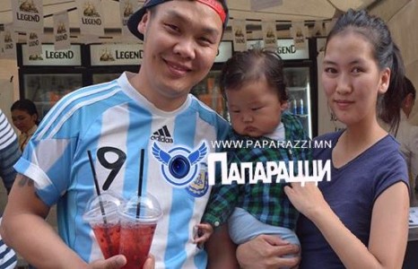 ”Хамелон” Барсаагийн гэр бүл анх удаа