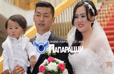 Хөтлөгч Ариунтөгс хуримлалаа